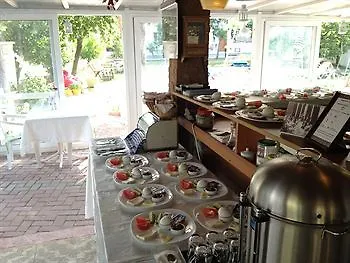 Mursel Pansiyon Garden Hotel Kusadası